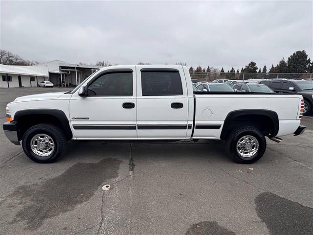 $8999 : 2001 Silverado 2500HD image 2