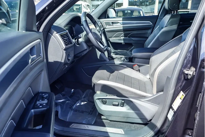 $25000 : Volkswagen Atlas Cross Sport image 2