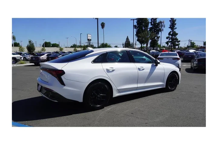 $25384 : 2025 K5 LXS image 6