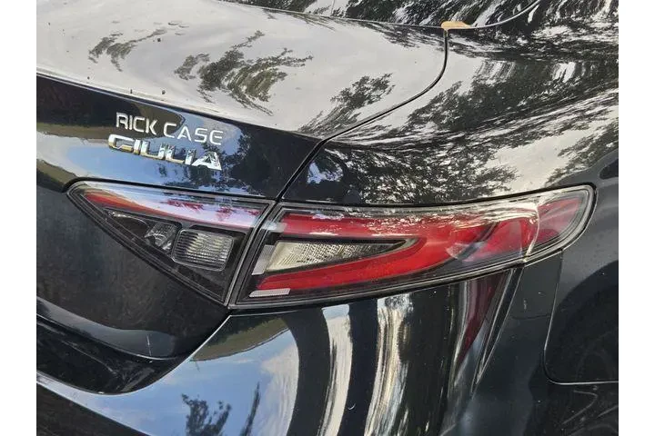 $29987 : Alfa Romeo Giulia 2024 Veloc image 9