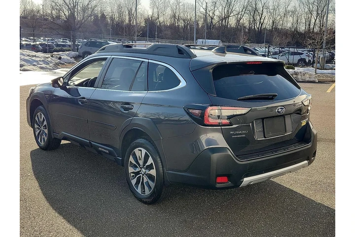 $28405 : Subaru Outback 2023 AWD Limi image 4