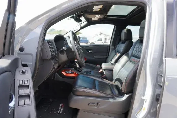 Nissan Frontier 2023 4x4 S 4 image 7