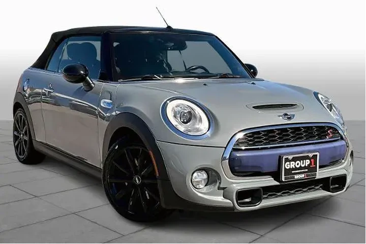 $16924 : MINI Convertible 2017 Cooper image 2