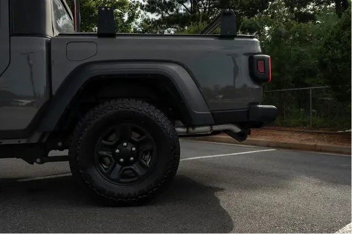 $27500 : Jeep Gladiator 2023 4x4 Spor image 6