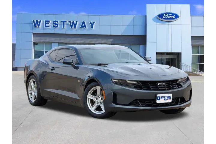 $20718 : Chevrolet Camaro 2020 LT 2dr image 2