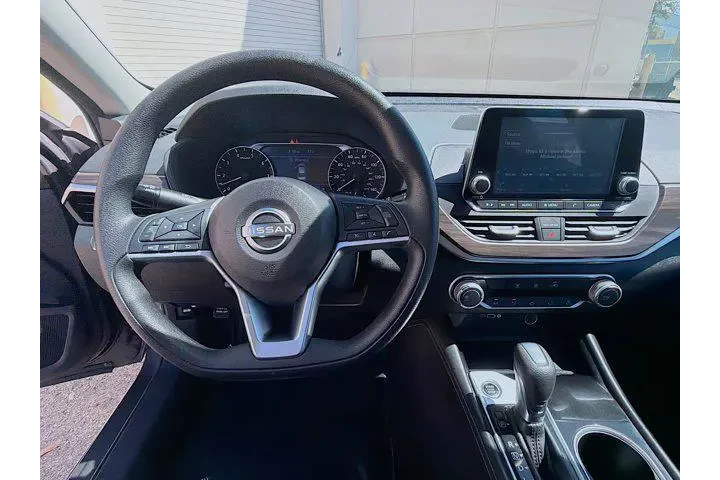 $14423 : Nissan Altima 2023 2.5 SV 4d image 8