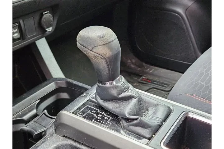 $27495 : Toyota Tacoma 2018 4x2 SR5 V image 10