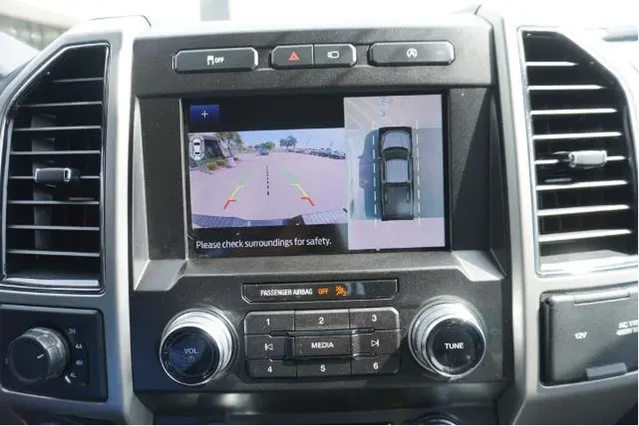$30225 : Ford F-150 2019 4x4 XL 4dr S image 9