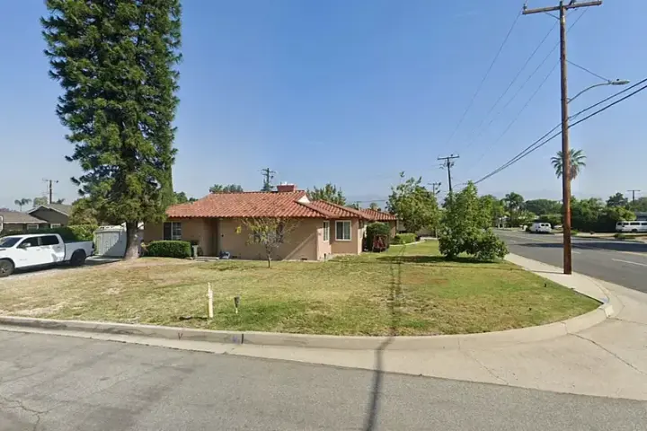 $2950 : Corner lot with more image 1