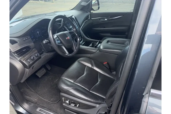 $38998 : Cadillac Escalade 2019 4x4 P image 2