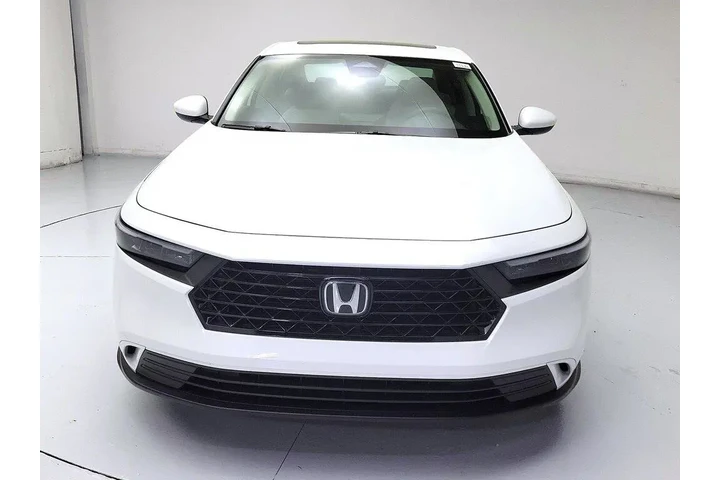 $27998 : Honda Accord 2024 EX 4dr Sed image 2