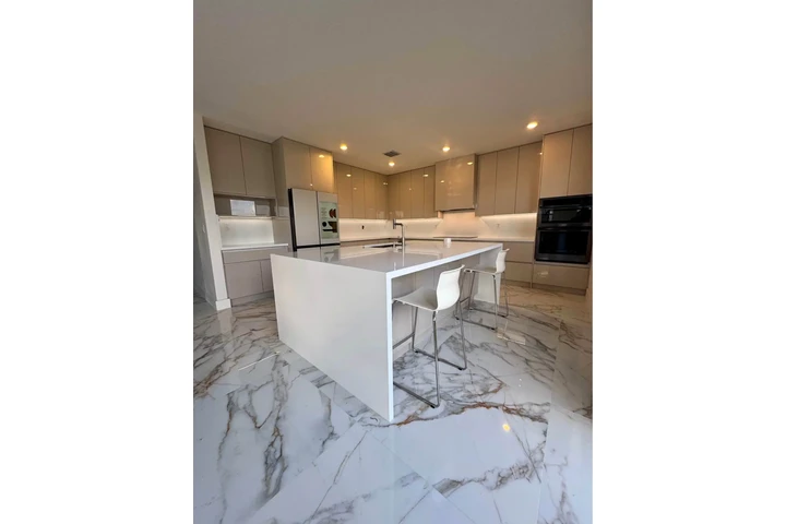 Gabinetes Cocinas closet image 3