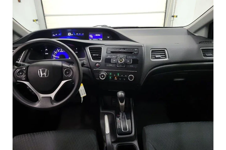 $13998 : Honda Civic 2015 LX 4dr Seda image 9