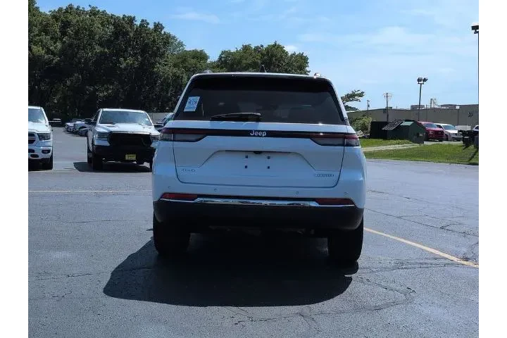 $34777 : Jeep Grand Cherokee 2022 4x4 image 7
