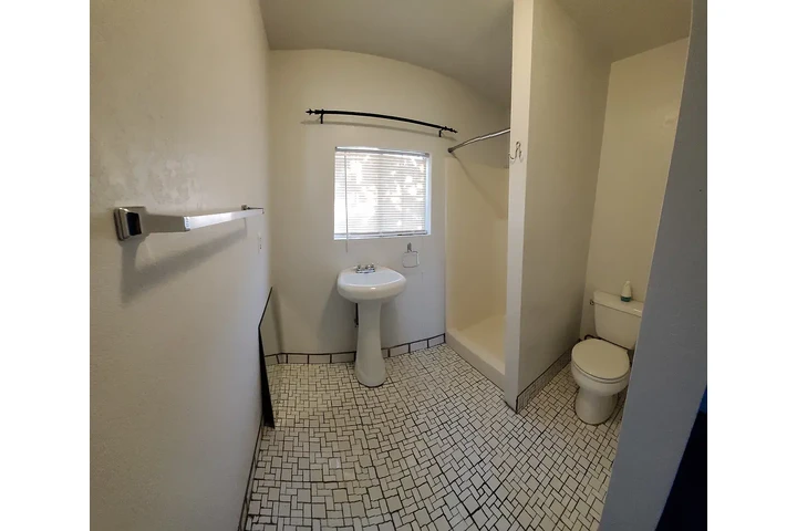 $1375 : Fontana - Move-In Ready image 5