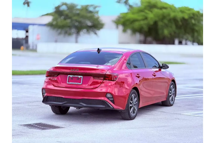 $10995 : KIA FORTE image 6