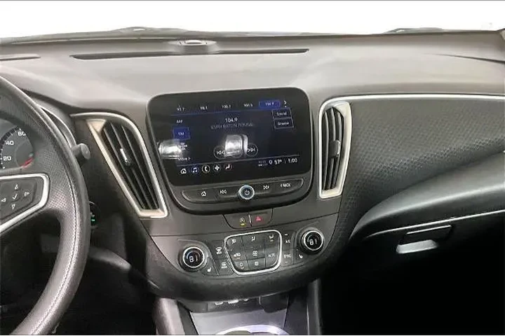 $18725 : Chevrolet Malibu 2024 LT 4dr image 5