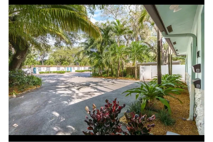 $2050 : Rent image 2