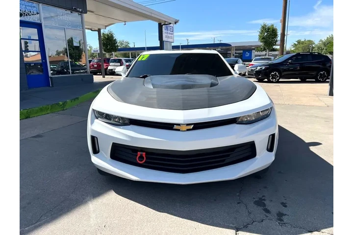 2017 Camaro 1LT Coupe image 2