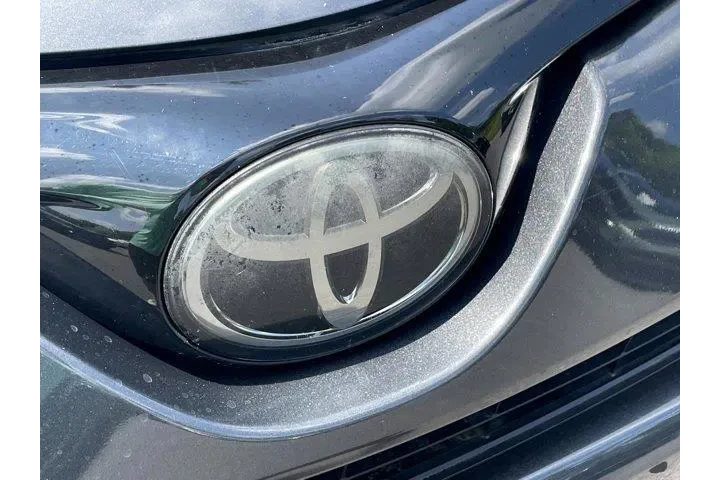 Toyota RAV4 2018 LE 4dr SUV image 5