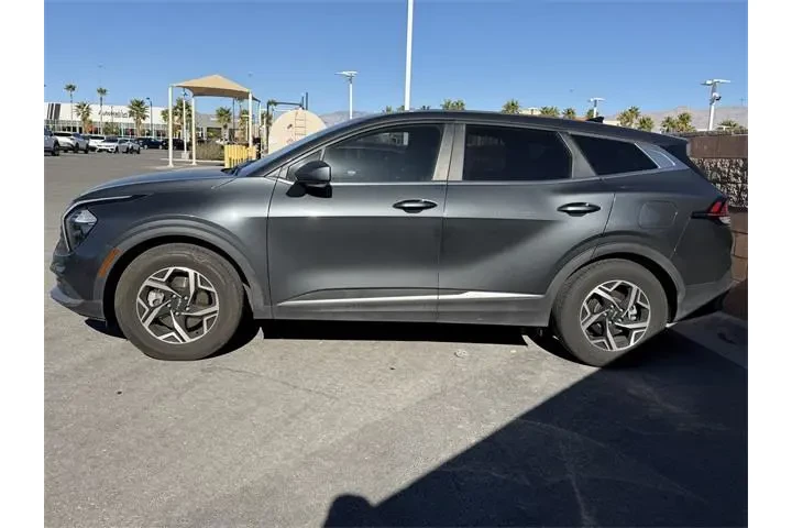 $18588 : Kia Sportage 2023 LX 4dr SUV image 2