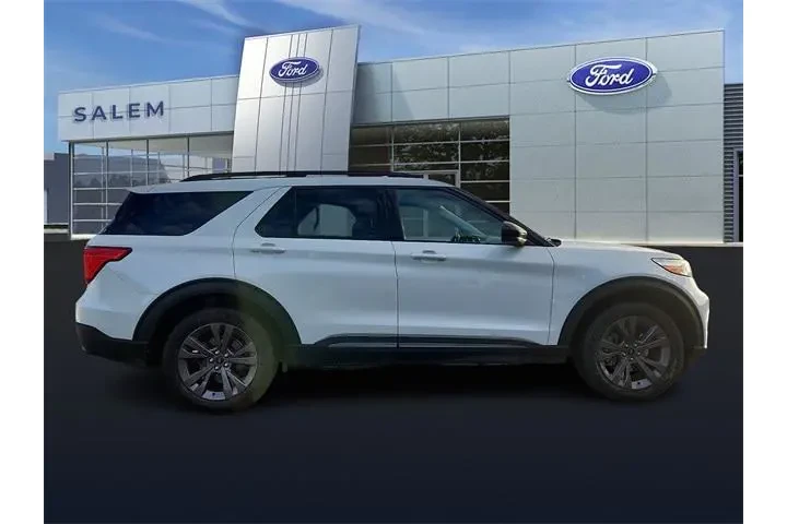 $33895 : Ford Explorer 2023 AWD XLT 4 image 2