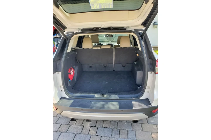 $5000 : 2015 Ford Escape SE image 3