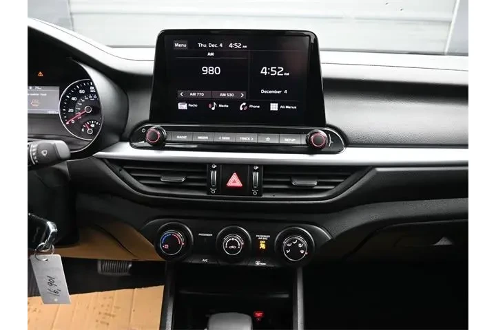 $17594 : Kia Forte 2024 LXS 4dr Sedan image 10