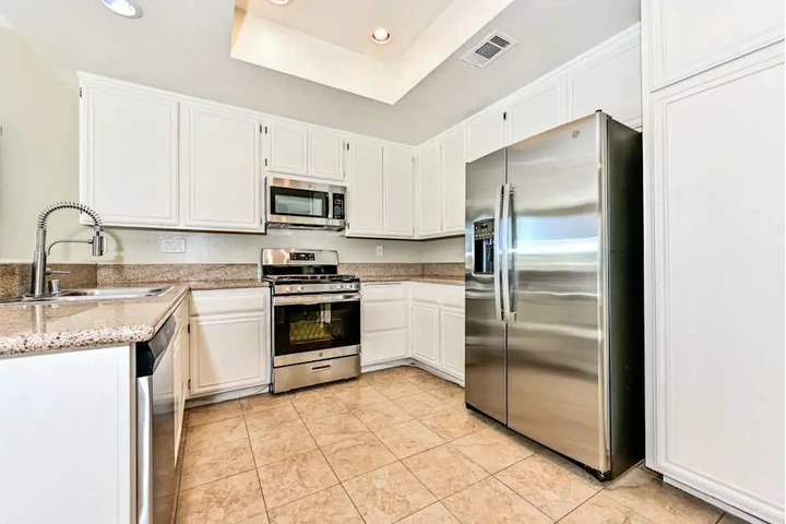 $3478 : Welcoming, comfortable 3bed image 6