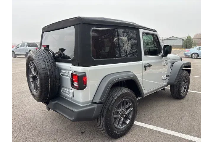 $34519 : Jeep Wrangler 2024 4x4 Sport image 4