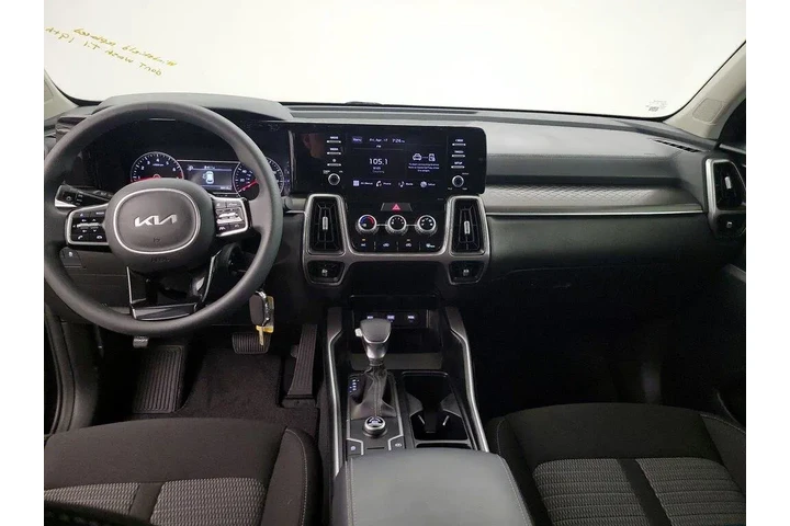 $23998 : Kia Sorento 2023 LX 4dr SUV image 9