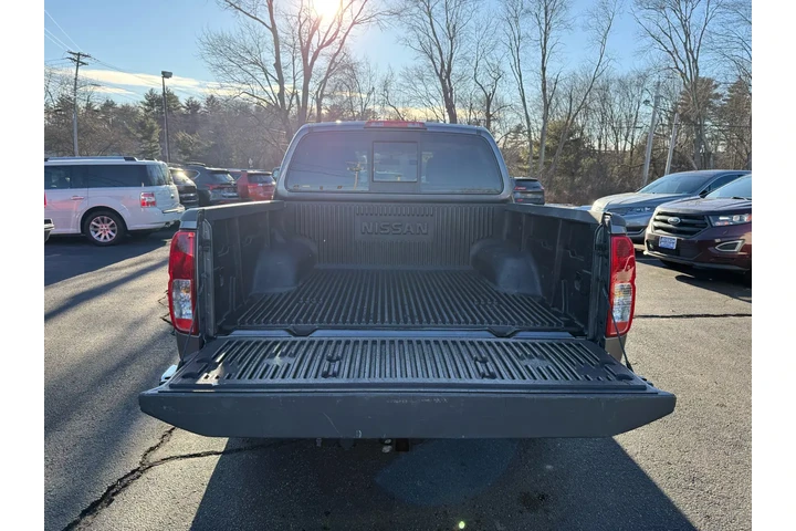 $17999 : 2018 Frontier Crew Cab 4x4 SV image 9