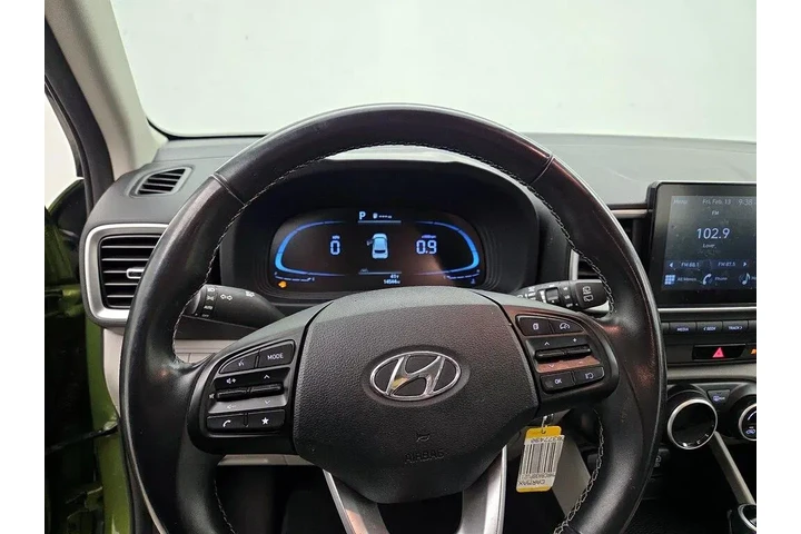 $19998 : Hyundai VENUE 2023 SEL 4dr C image 10