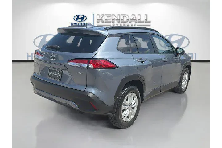 $23986 : Toyota Corolla Cross 2024 LE image 6