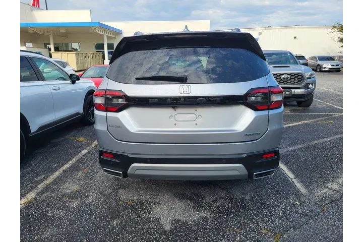 $38512 : Honda Pilot 2023 Touring 4dr image 5