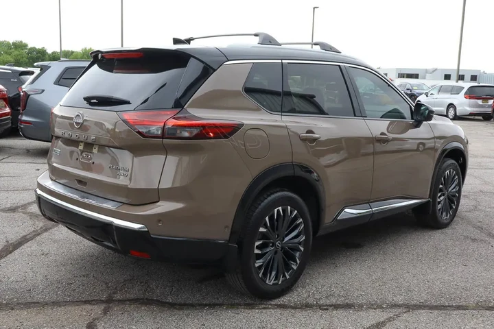 $34587 : 2025 Rogue AWD Platinum image 4