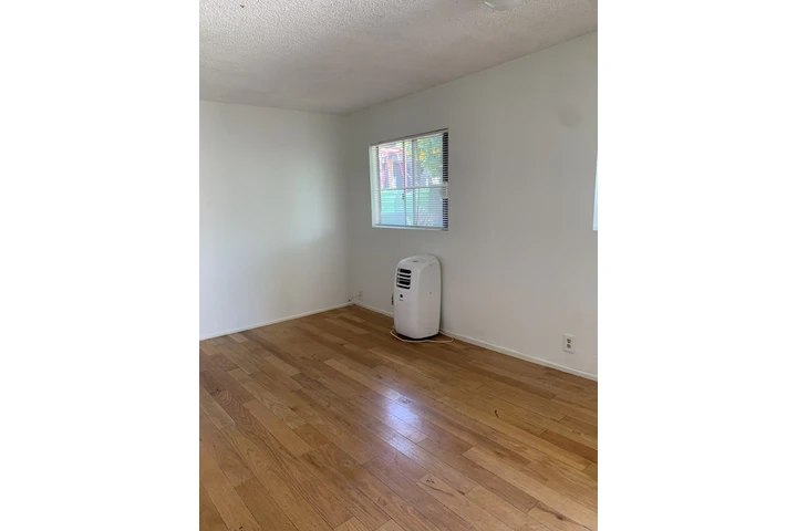 $1800 : Casa privada Huntington Park image 5