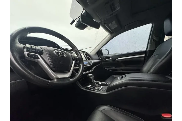 $17999 : 2017 Highlander XLE image 4