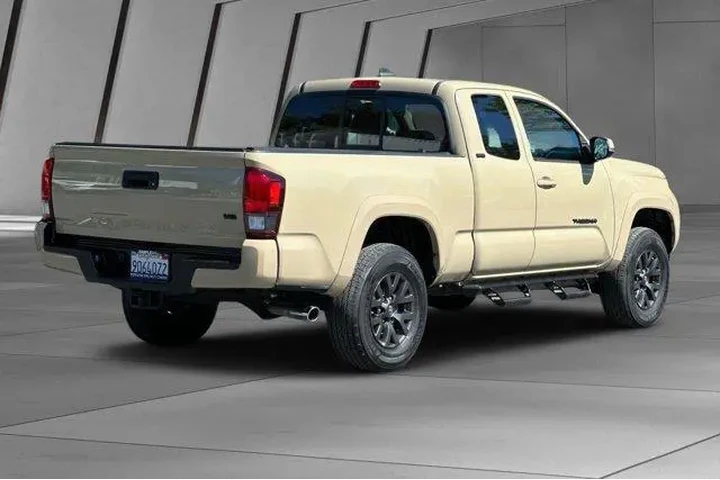 $31900 : Toyota Tacoma 2020 4x2 TRD S image 4