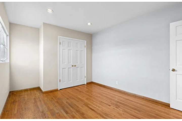 $2500 : 3 Bed 2 Bath  W Adams Blvd, LA image 8