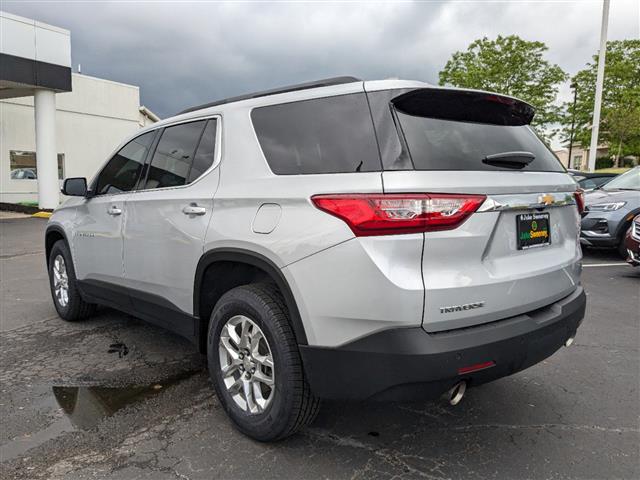 $25998 : 2021 Traverse LT Cloth image 3