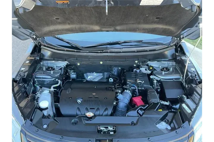 $19000 : Mitsubishi Outlander Sport 2 image 4