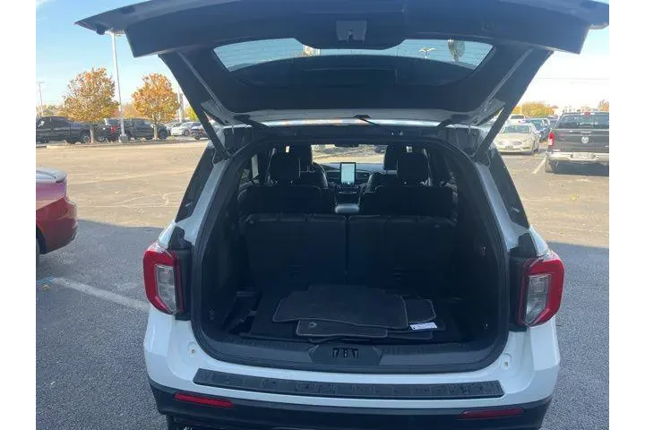 $34915 : Ford Explorer 2021 AWD ST 4d image 9