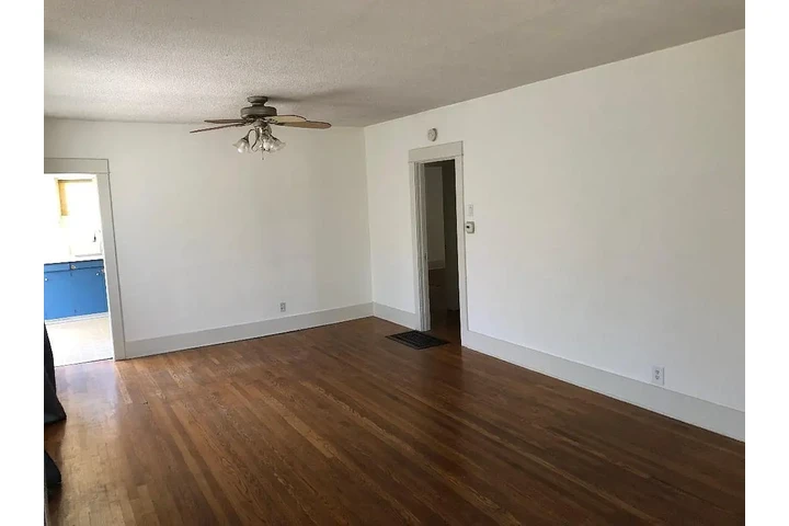 $1000 : Cute 1918 Craftsman Bungalow image 5