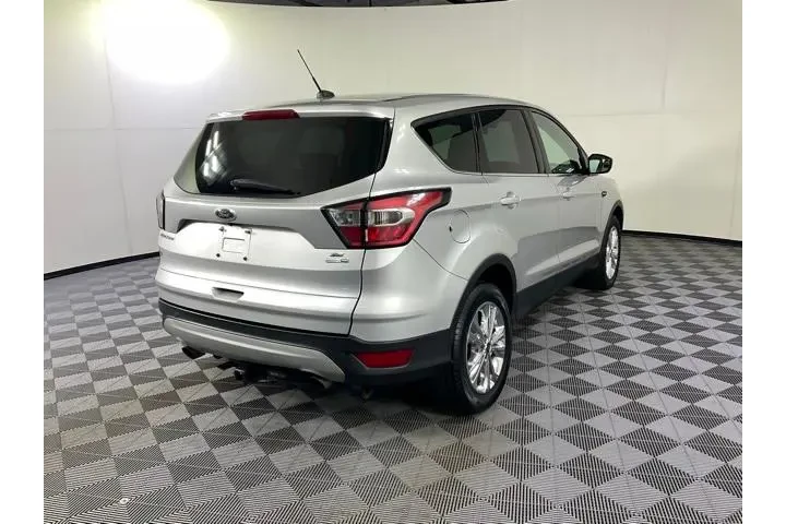$10405 : Ford Escape 2017 AWD SE 4dr image 8