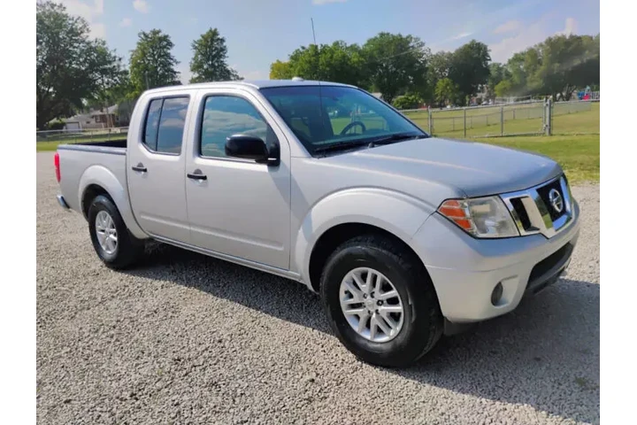 $13997 : 2017 Frontier S image 1