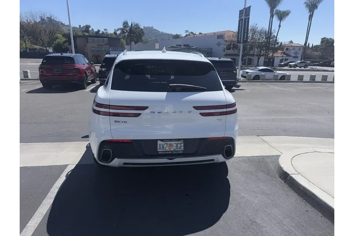 $30900 : Genesis GV70 2022 AWD 2.5T S image 7