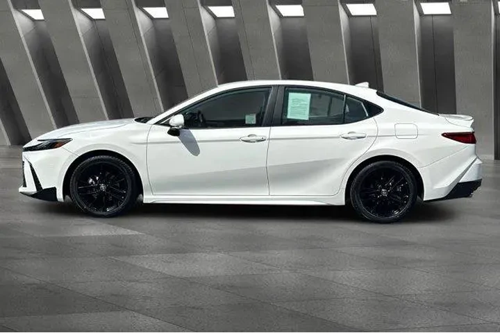 $32700 : Toyota Camry 2026 SE 4dr Sed image 8