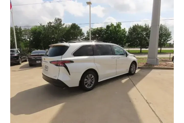 $27911 : Toyota Sienna 2021 XLE 7-Pas image 9