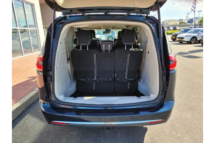 $29300 : Chrysler Pacifica Hybrid 202 image 10